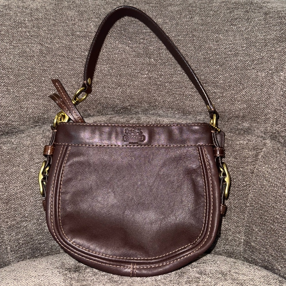 EUC COACH Zoe Leather Brown Small Handbag  with Red Interior Excellent